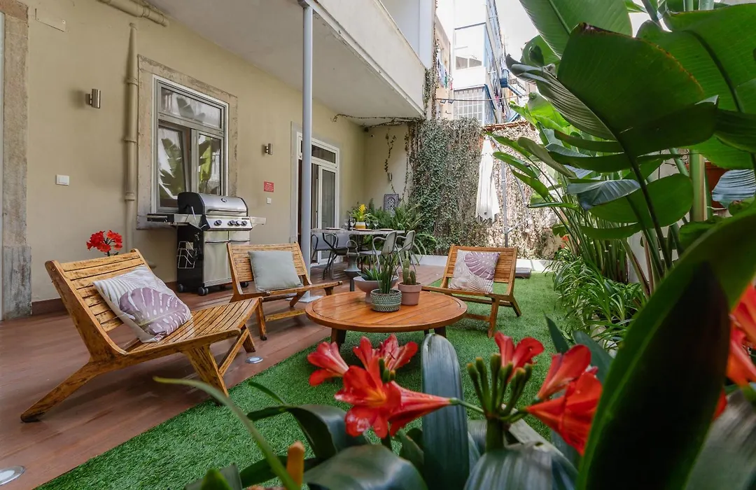 Lisbon Garden Retreat-1